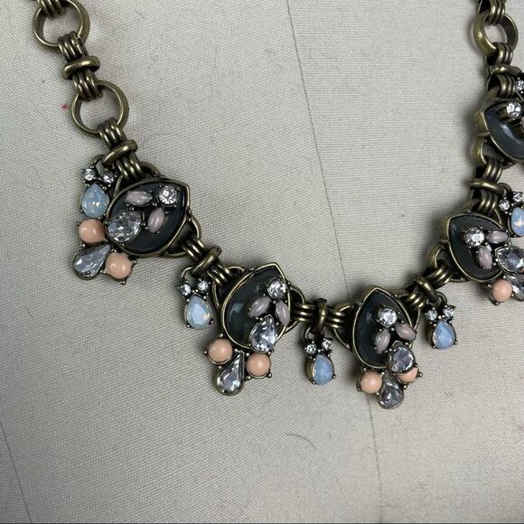 MYTHOLOGIE Charcoal Statement Necklace - Picture 4 of 7